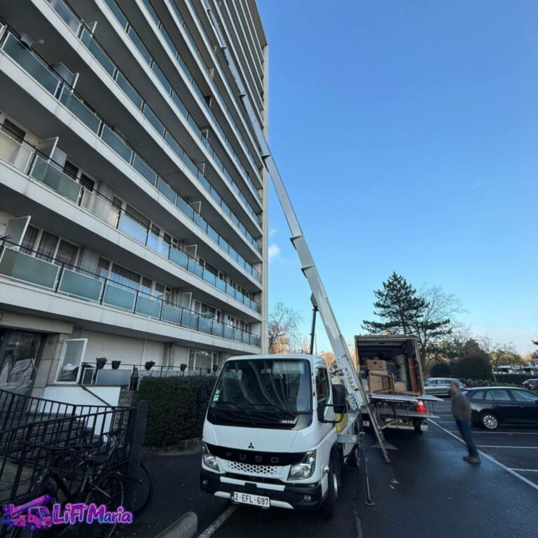 monte-charge-pour-livraison-de-mobilier